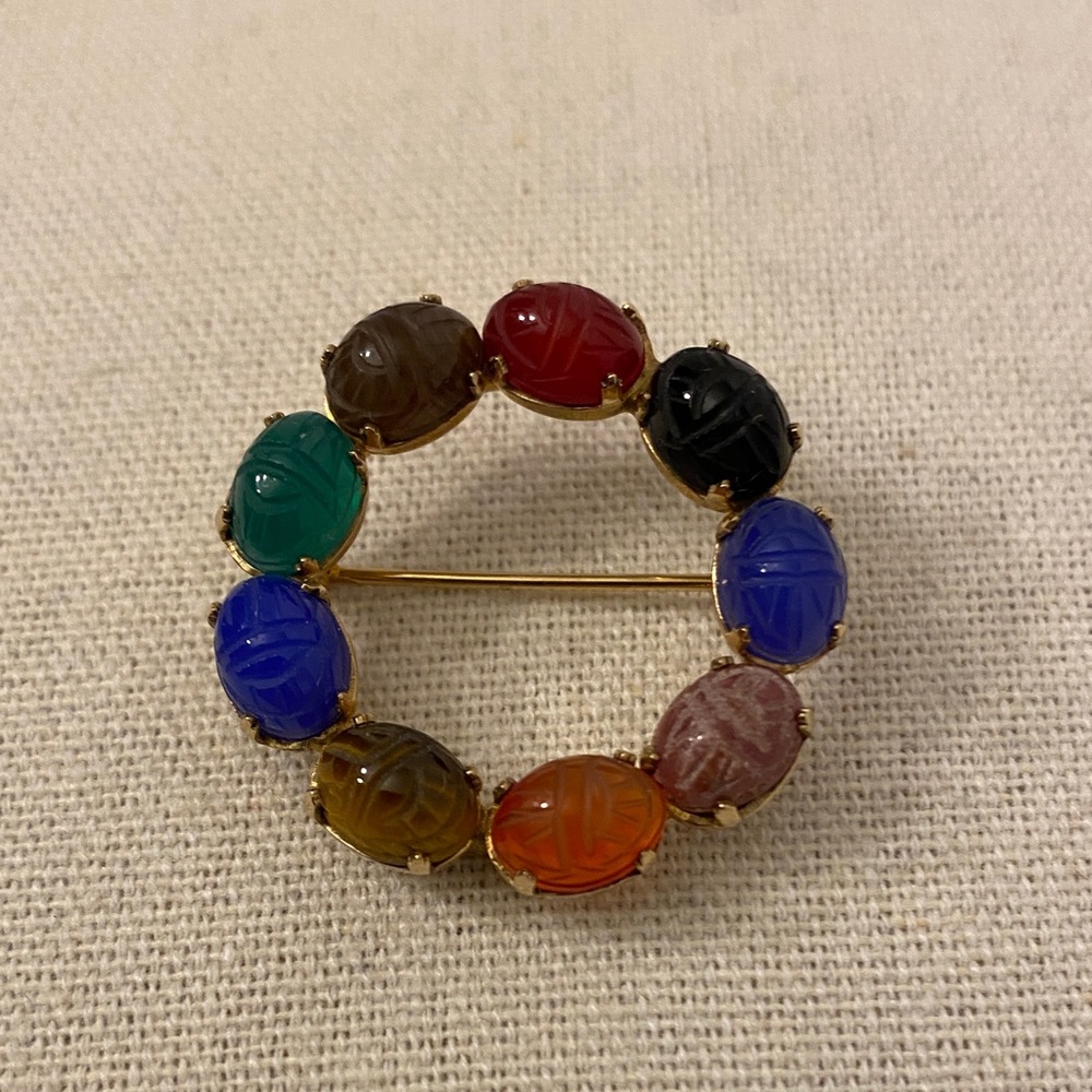 Vintage Carved Scarab Brooch 1/20 12K Gold Filled Multicolor Wreath Stamped.